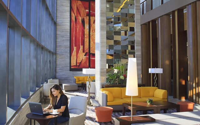 Holiday Inn & Suites Makati by IHG