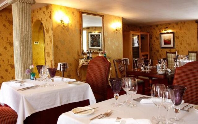 The Horseshoe Inn