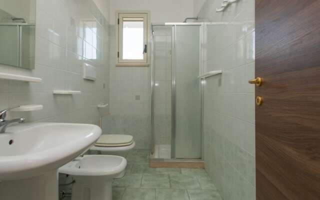 Trilocale Isola di Pazze PT fronte mare