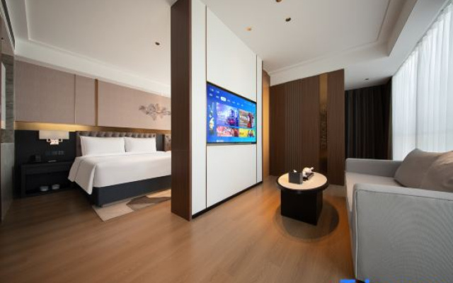 Hotel George Morandi (Urumqi Tianshan International Airport High-speed Railway Station)