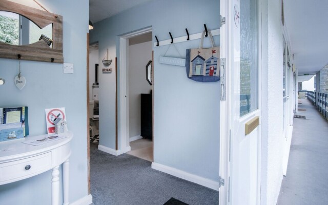 17 Beach Court - 2 Bed Apartment - Saundersfoot