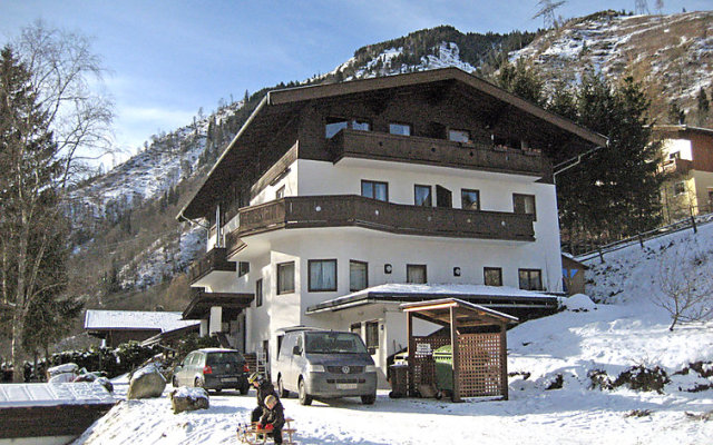 Haus Kitzsteinhorn 6 by Alpen Apartments