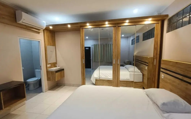 Karana Guesthouse Syariah Bandung & Luang Cafe