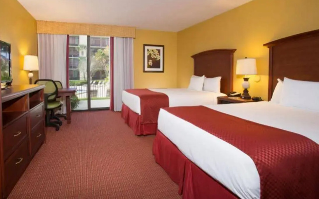 Rosen Inn, closest to Universal