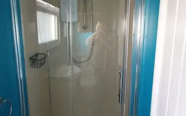 2bed Chalet Sleeps 5 - Dogs Free, Parking, Seaview