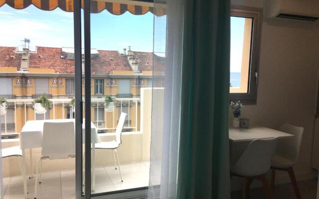 Studio 100m de la mer