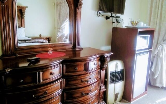Lekoa Bed and Breakfast and Trading