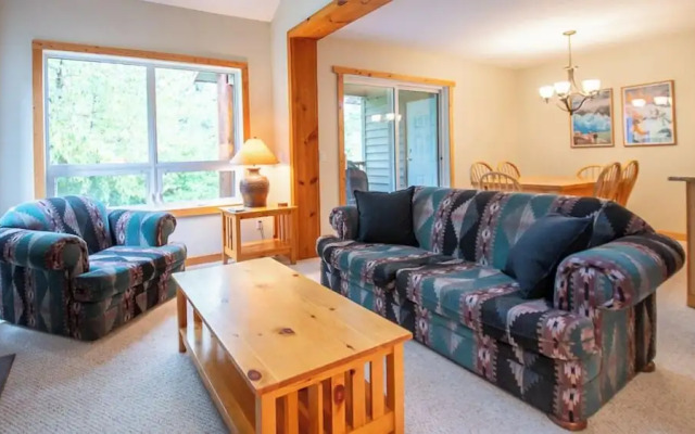 Stone Creek Chalet by Fernie Lodging CO