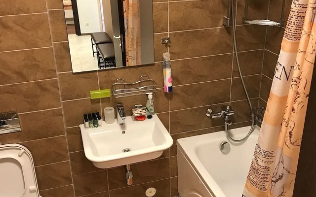 Улучшенные апартаменты Fenix на Парусной 21-603