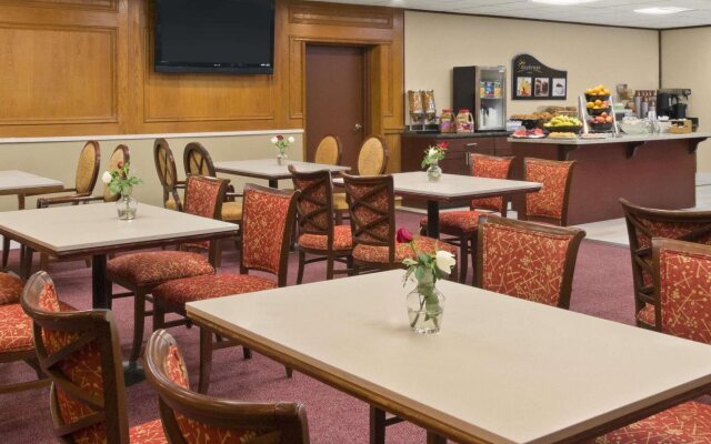 Days Inn - Prince George