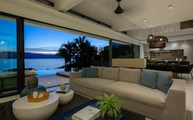 Syrah 3-bedroom Beachfront Villa in Koh Samui