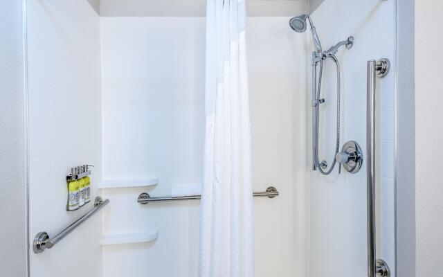 Holiday Inn Express Hotel & Suites Bastrop by IHG