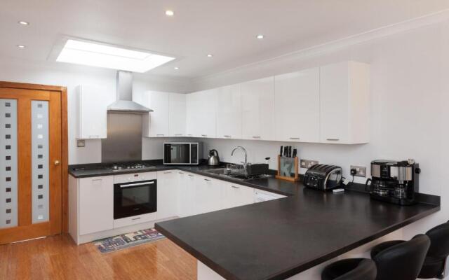 The Traquair Park Residence