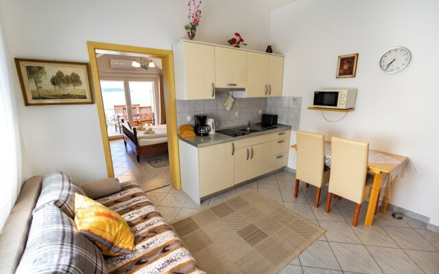 Beach House Apartments Vodice