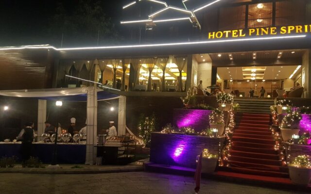 Hotel Pine Spring Pahalgam