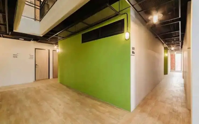 Urbanview Caverna Gandaria by RedDoorz