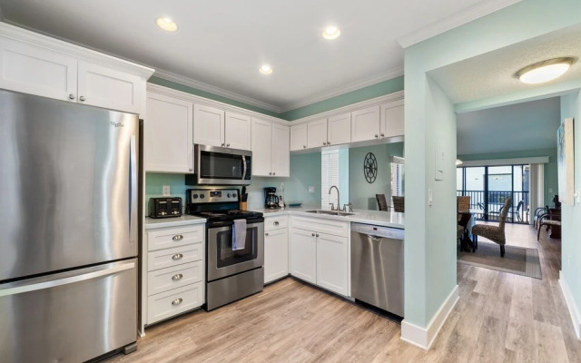 Siesta Dunes Beach 201 by Vtrips