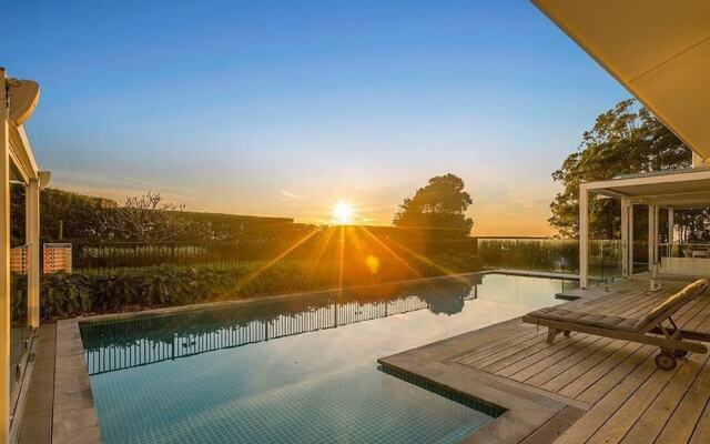Your Luxury Escape - Trig Point