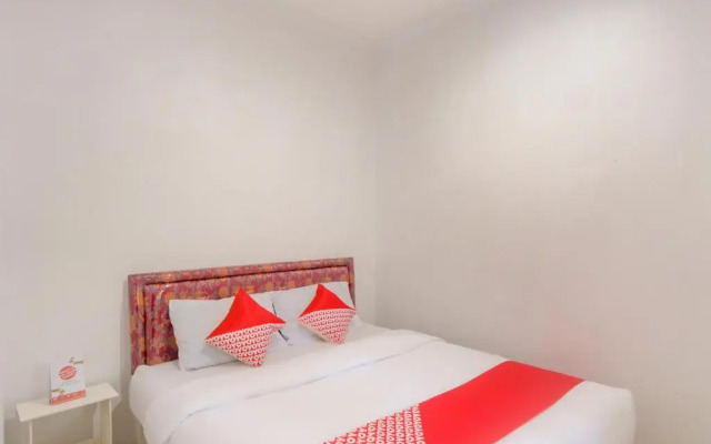 OYO 2938 Penginapan Bumi Ahsan 102 Syariah