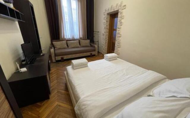 Avangard LChin*B Apartment