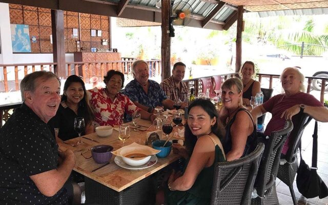 The Barefoot Alona Resort