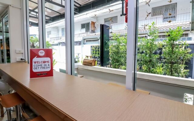 NIDA Rooms Wat Ket 46 Temple