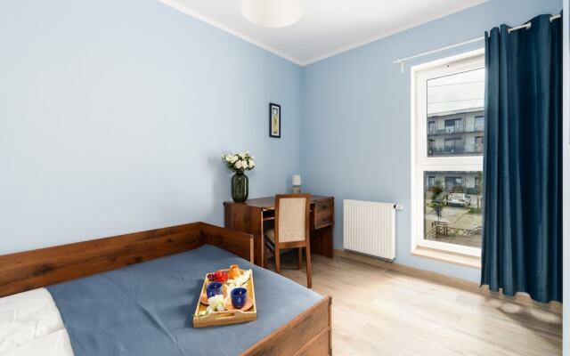 Mateckiego Apartment by Renters