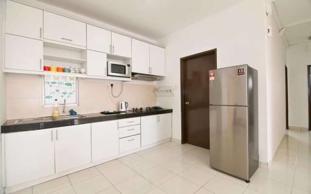 Comfy 3BR Home With Klcc View