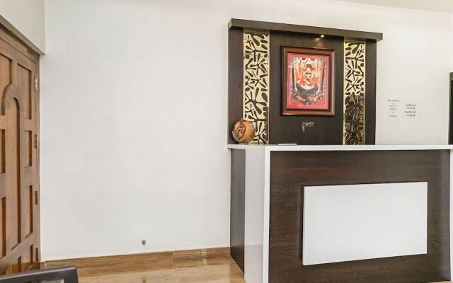 OYO 24932 Hotel Royal Stay