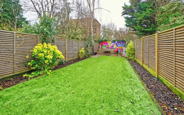 4 Bedroom House, Barnes