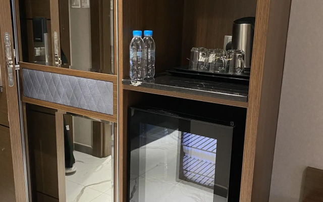 Violet Al Shisha Hotel