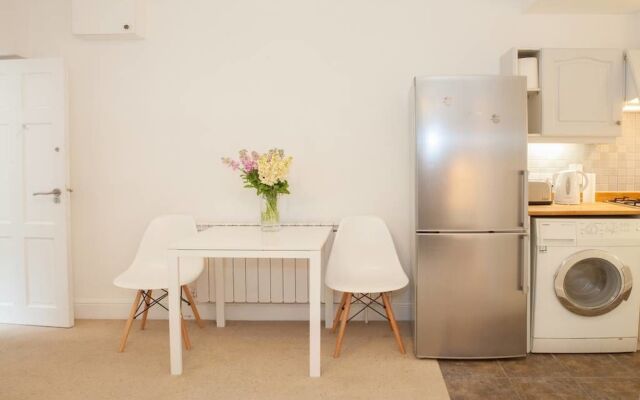 Apartment Near Victoria Station