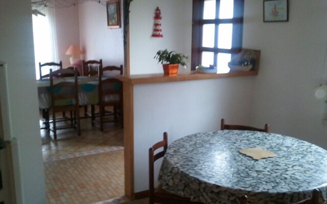 House With 2 Bedrooms in Perros-guirec, With Furnished Garden