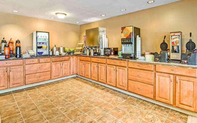 Spark by Hilton Portland Airport Maine Mall