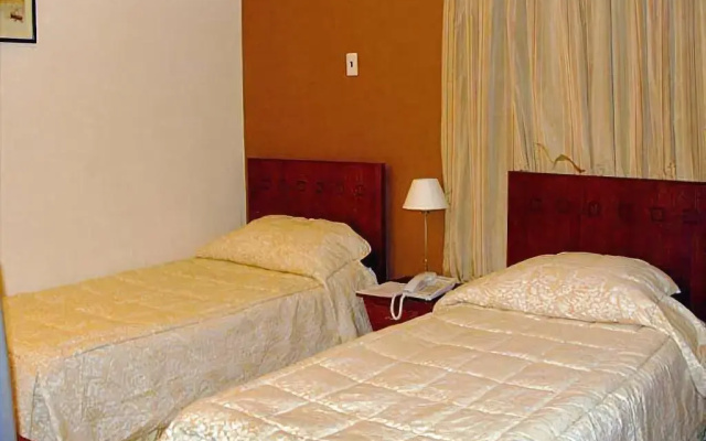 Golden Carven Hotel