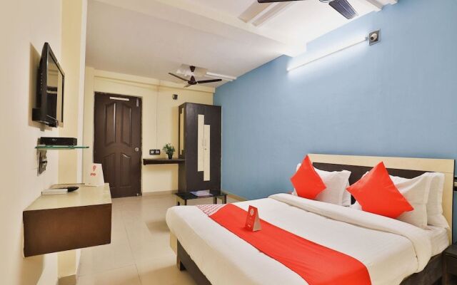 Collection O 8376 Hotel Angel Plaza