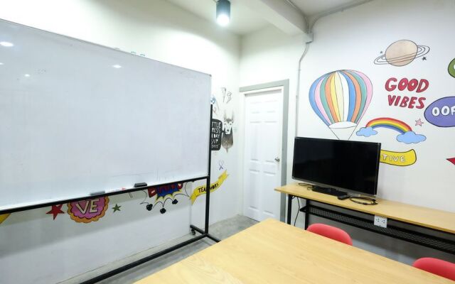 Seatz station Hostel Female only