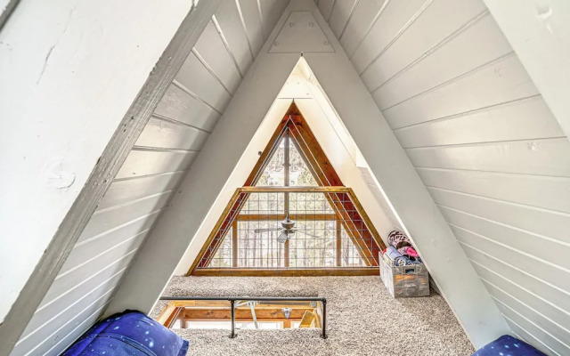 Flagstaff A-frame Cabin w/ Deck & Lovely Views!