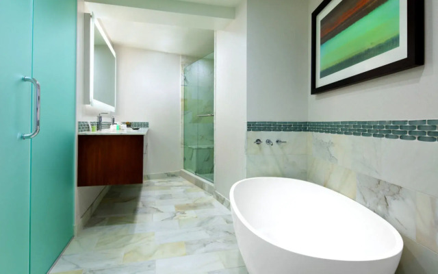 The Westin Bonaventure Hotel and Suites, Los Angeles