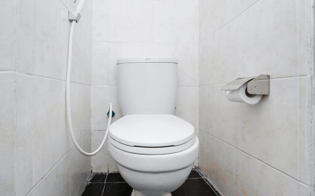 OYO 91964 Menara Rungkut Surabaya