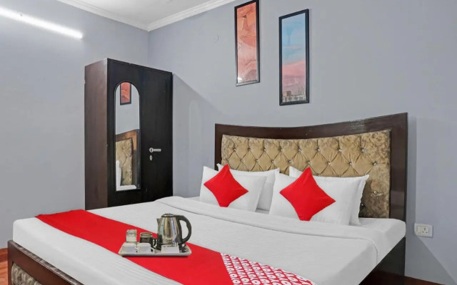 Oyo 92864 Silver Stone