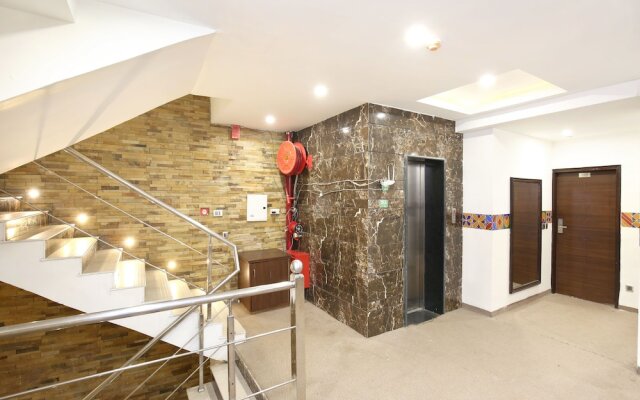 Capital O 5440 Hotel Le Monarque