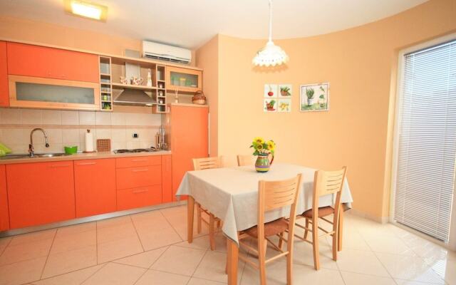 Nadica Lovorka 2 Baska Island Krk