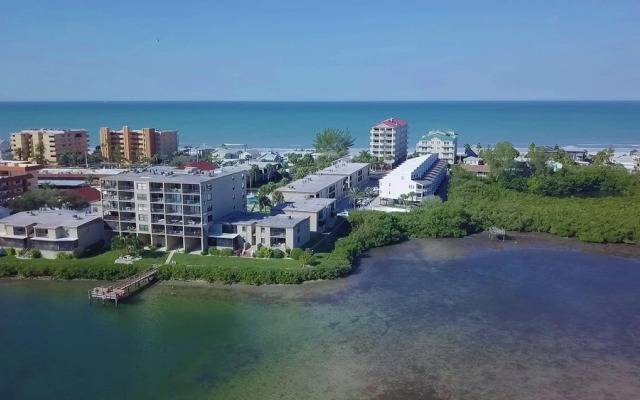 Sea Club by Teeming Vacation Rentals