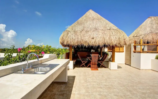 Rainbow Penthouse 2 bedrooms sleeps 5
