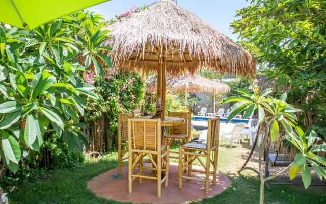 OYO 617 Tira Hostel chalong Phuket