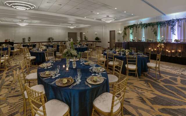 Embassy Suites by Hilton Milwaukee Brookfield
