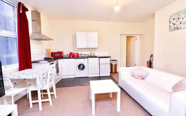 Cosy 2BD Flat Lincoln City Centre Sleeps 3