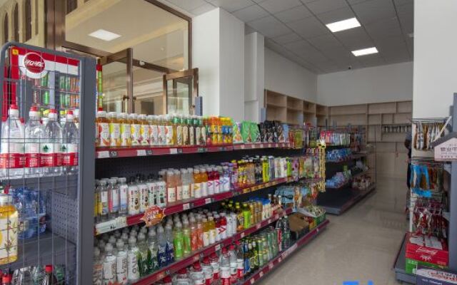 Vienna Hotel (Luoshan)