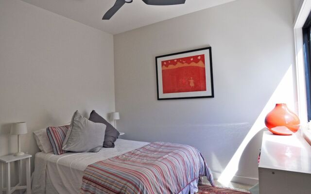 Armstrong'S - Close To Beach